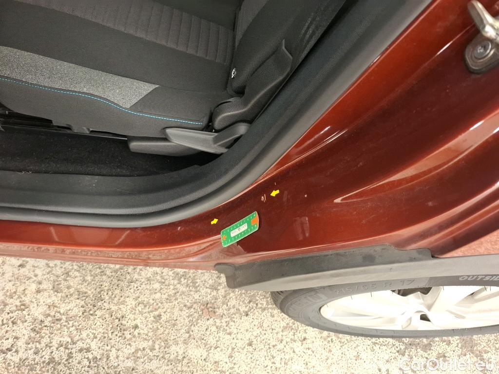  Peugeot  5008 PEUGEOT  / 2020 / 5P / SUV BlueHDi 130 S&S EAT8 Style(SP) #3