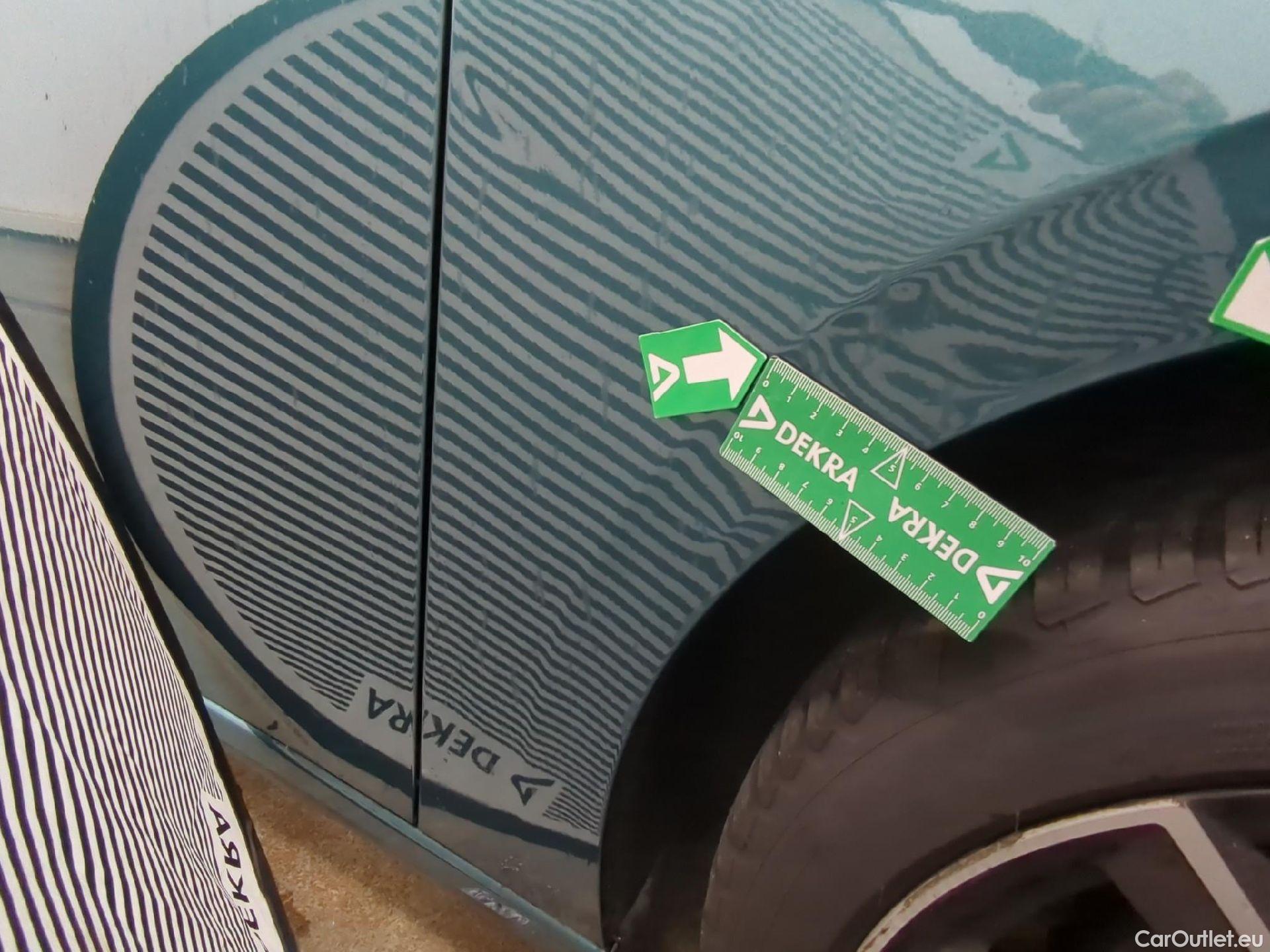  Peugeot  308 PEUGEOT  SW / 2021 / 5P / Break BlueHDi 130 EAT8 ALLURE #19