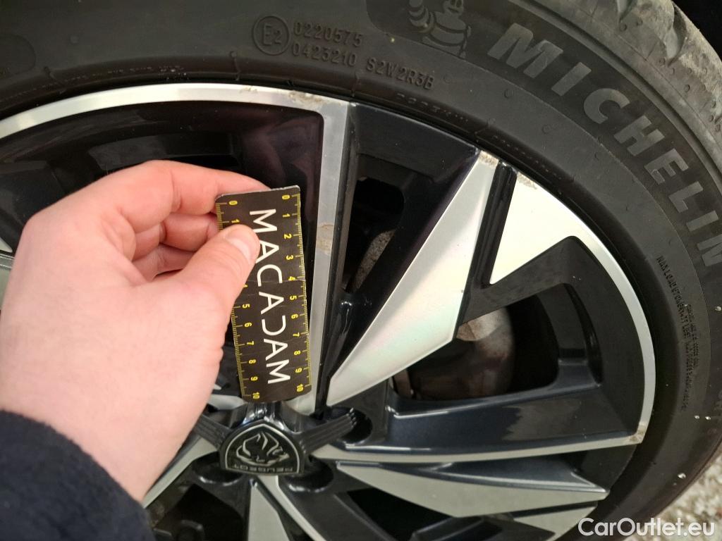  Peugeot  308  Allure 1.5 HDi 130CV BVA8 E6d #24