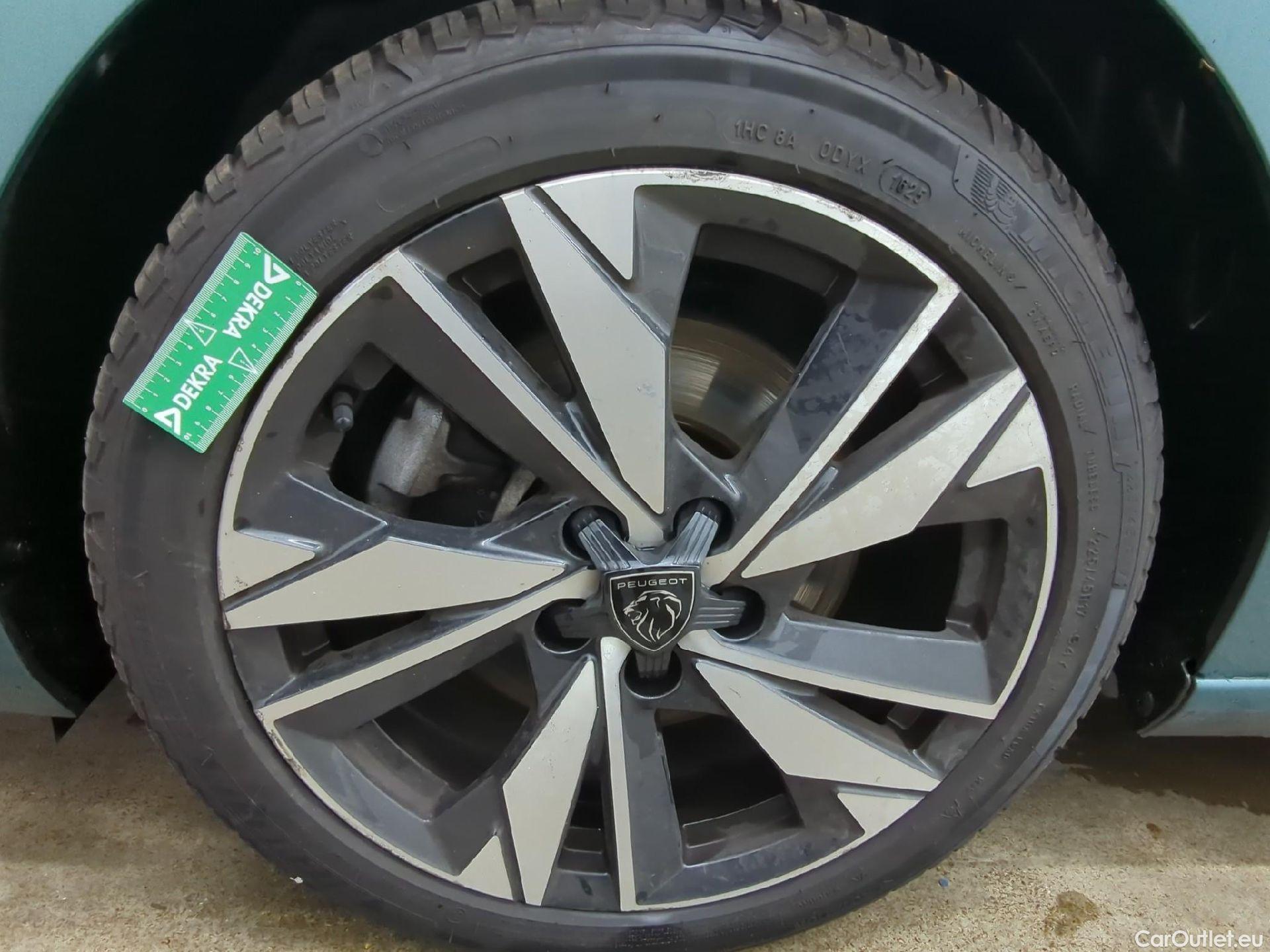  Peugeot  308 PEUGEOT  SW / 2021 / 5P / Break BlueHDi 130 EAT8 ALLURE #7