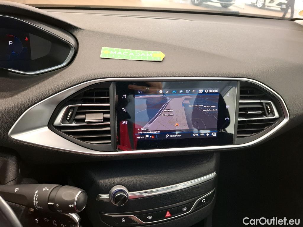  Peugeot  308 PEUGEOT  SW / 2017 / 5P / Break BlueHDi 130 EAT8 S&S ACTIVE BUSINESS #1