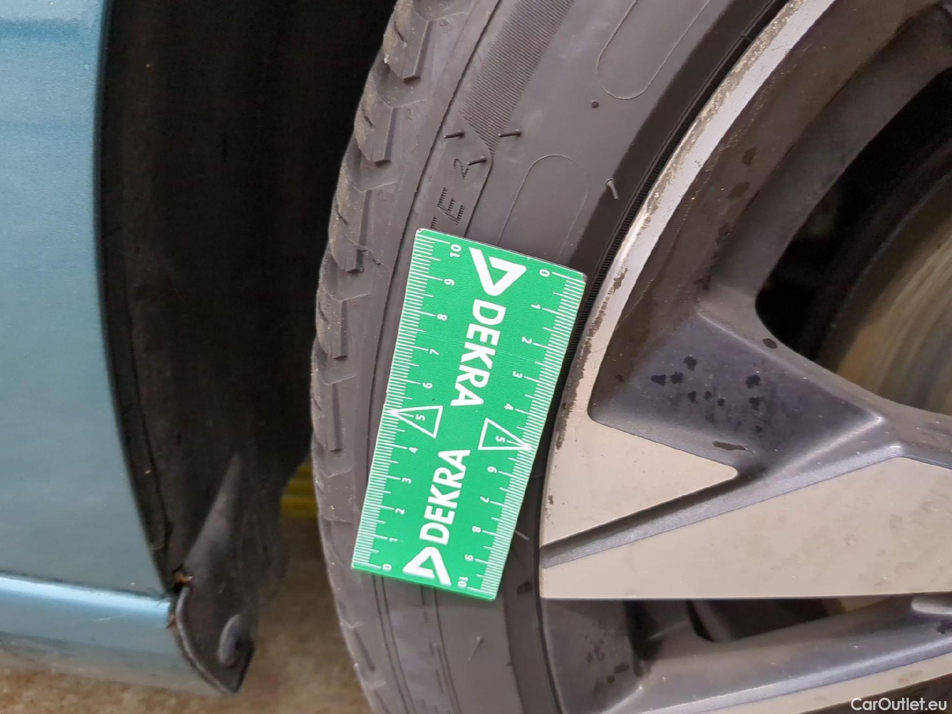  Peugeot  308 PEUGEOT  SW / 2021 / 5P / Break BlueHDi 130 EAT8 ALLURE #3