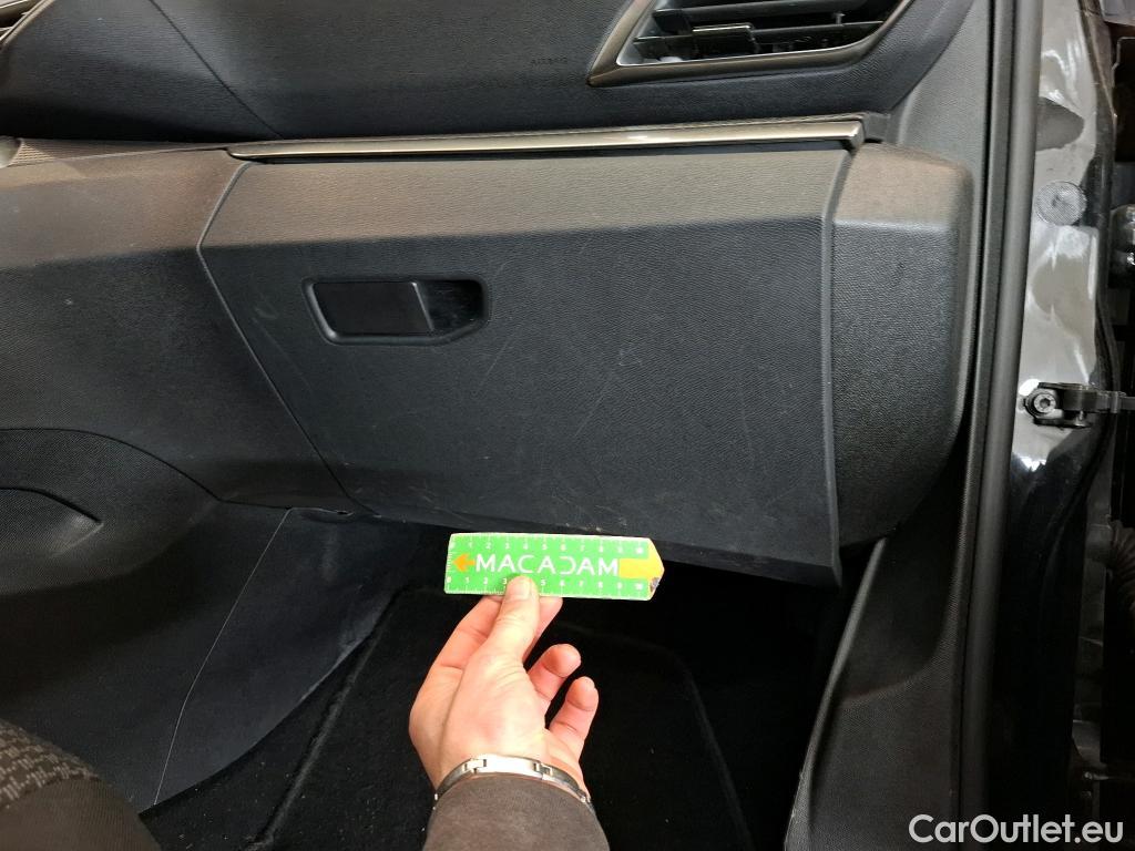  Peugeot  5008  Active Business 1.2 PureTech 130CV BVM6 7 Sieges E6 #43