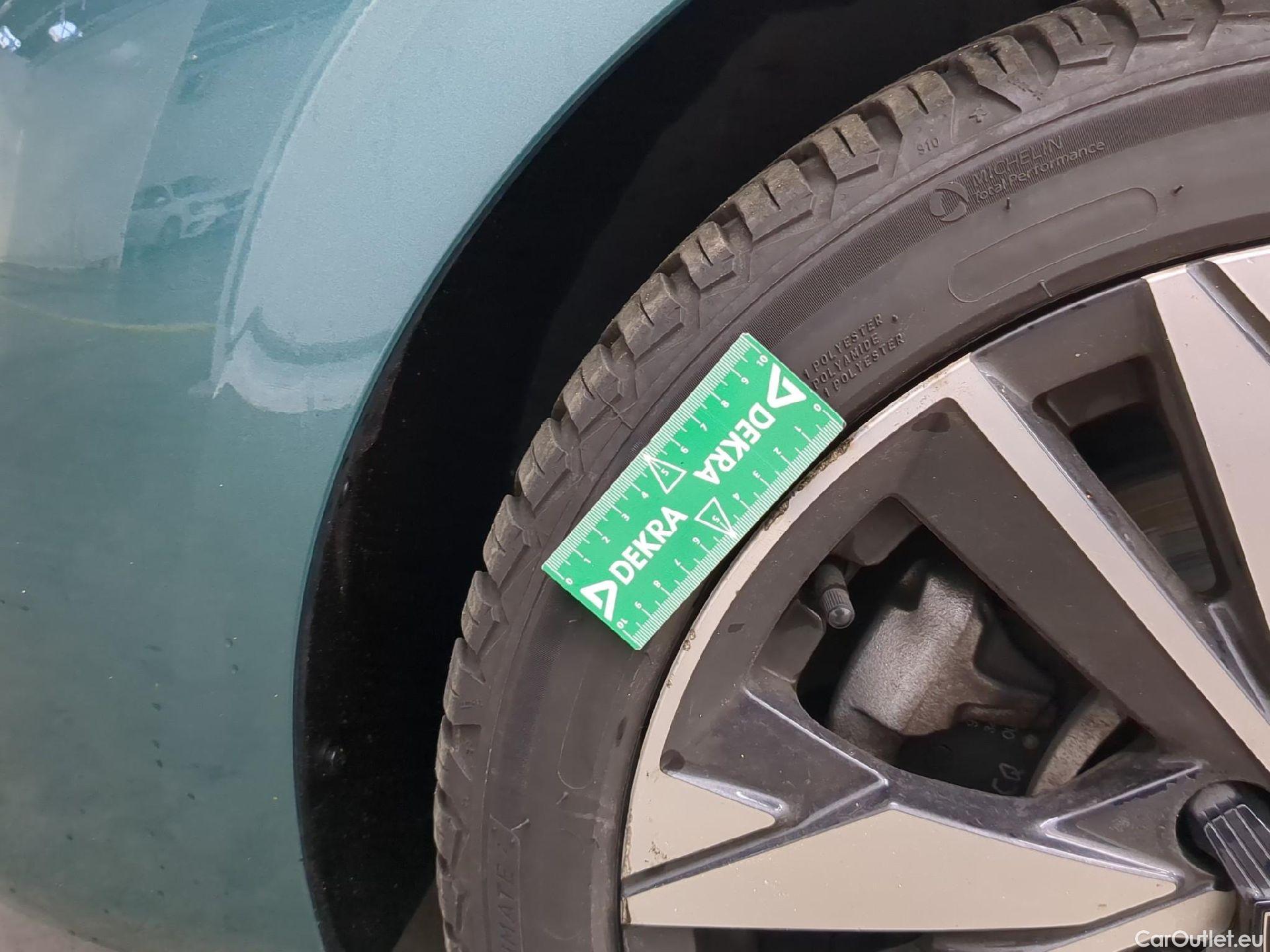  Peugeot  308 PEUGEOT  SW / 2021 / 5P / Break BlueHDi 130 EAT8 ALLURE #9