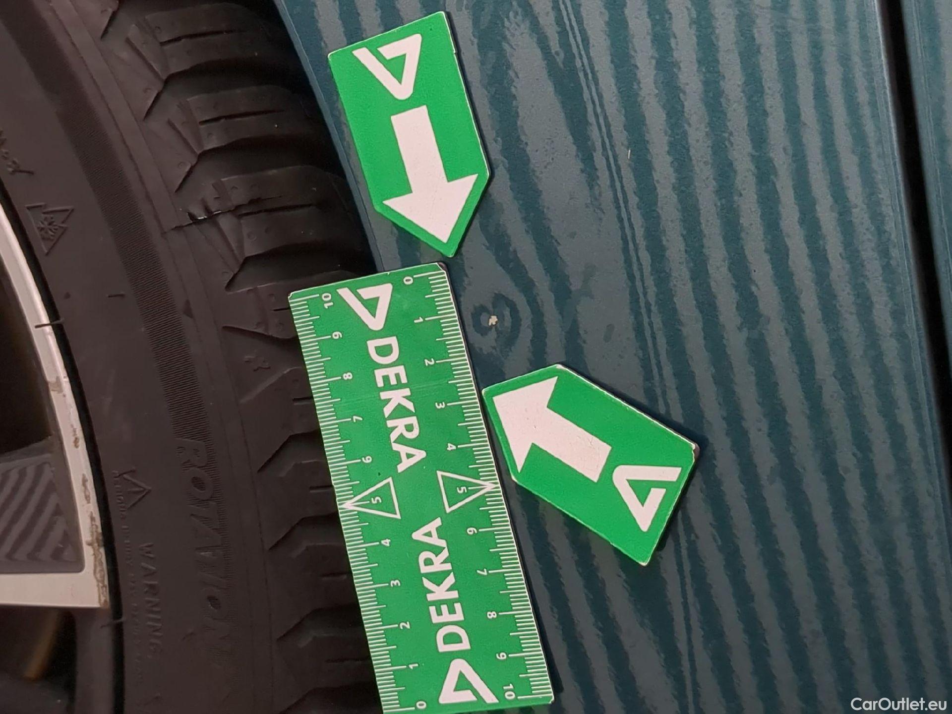  Peugeot  308 PEUGEOT  SW / 2021 / 5P / Break BlueHDi 130 EAT8 ALLURE #17