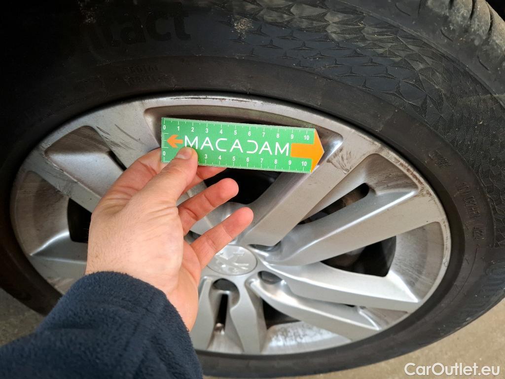  Peugeot  308 PEUGEOT  SW / 2017 / 5P / Break BlueHDi 130 EAT8 S&S ACTIVE BUSINESS #7