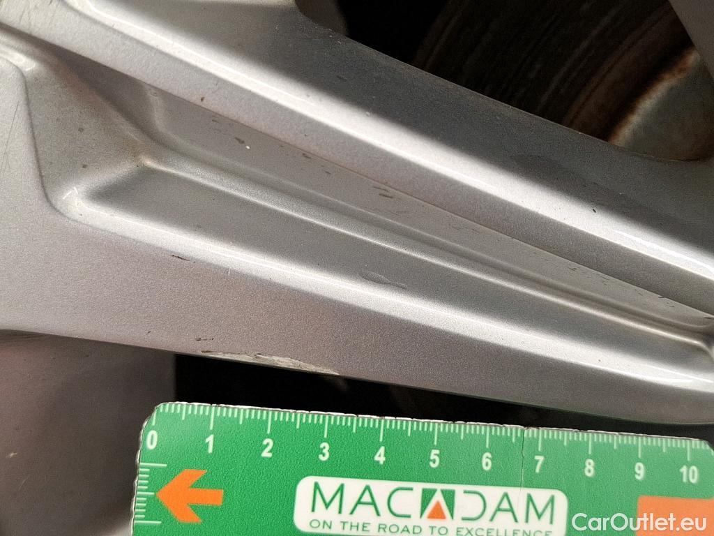  Peugeot  308 PEUGEOT  / 2017 / 5P / Berline Puretech 130 S&S EAT8 Allure #18