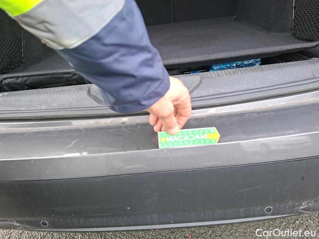  Peugeot  308 PEUGEOT  SW / 2021 / 5P / Break BlueHDi 130 ACTIVE PACK #19