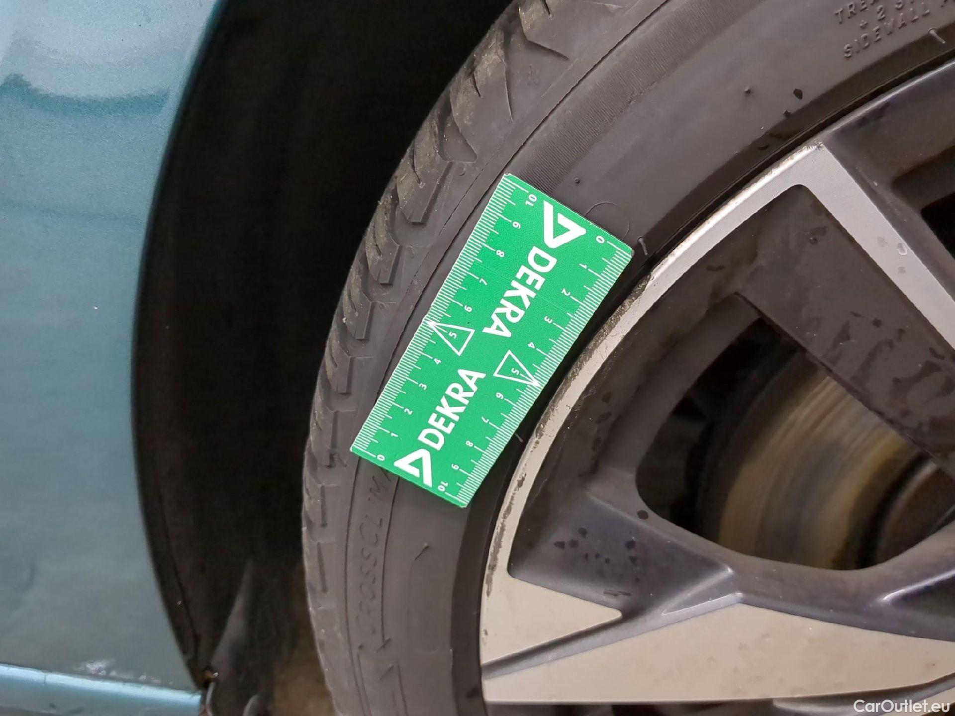  Peugeot  308 PEUGEOT  SW / 2021 / 5P / Break BlueHDi 130 EAT8 ALLURE #6