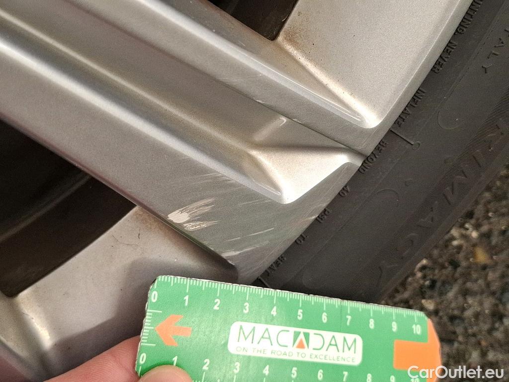  Peugeot  308 PEUGEOT  / 2017 / 5P / Berline Puretech 130 S&S EAT8 Allure #24