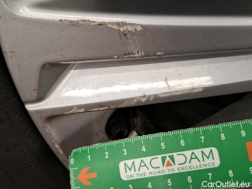  Peugeot  308 PEUGEOT  / 2017 / 5P / Berline Puretech 130 S&S EAT8 Allure #16