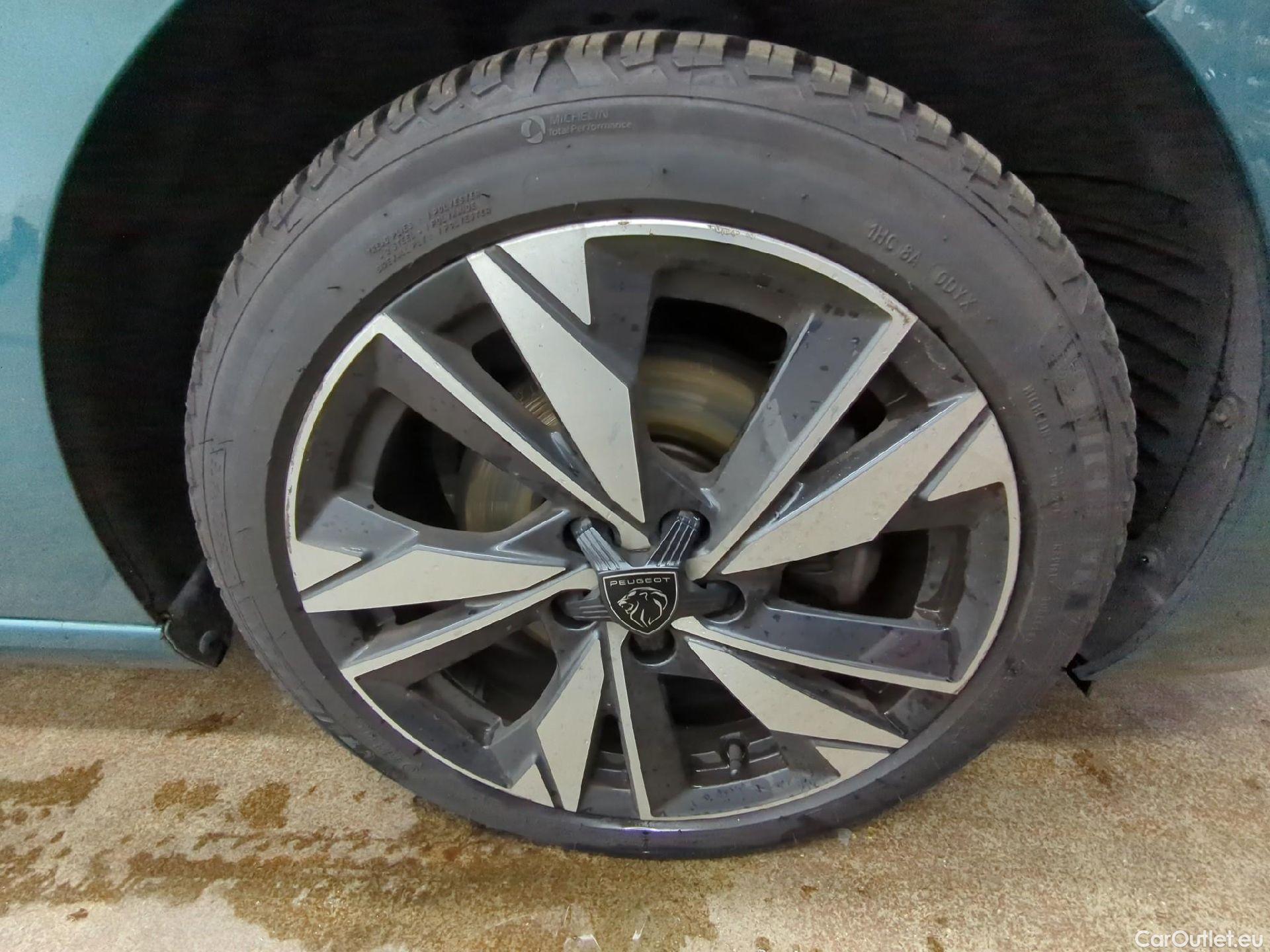  Peugeot  308 PEUGEOT  SW / 2021 / 5P / Break BlueHDi 130 EAT8 ALLURE #2