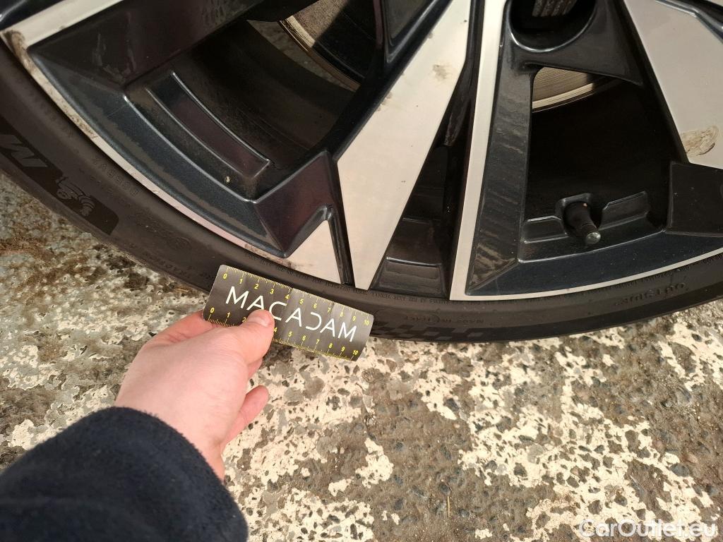  Peugeot  308  Allure 1.5 HDi 130CV BVA8 E6d #9