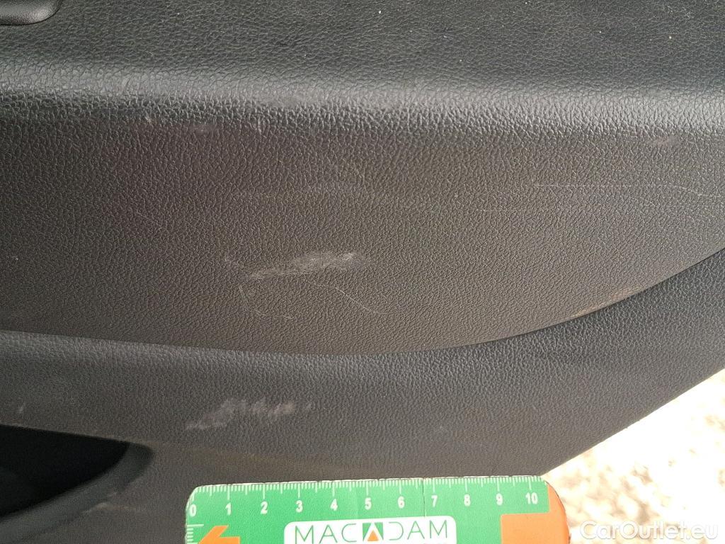  Renault  Captur  Business 1.5 dCi 110CV BVM6 E6 #38