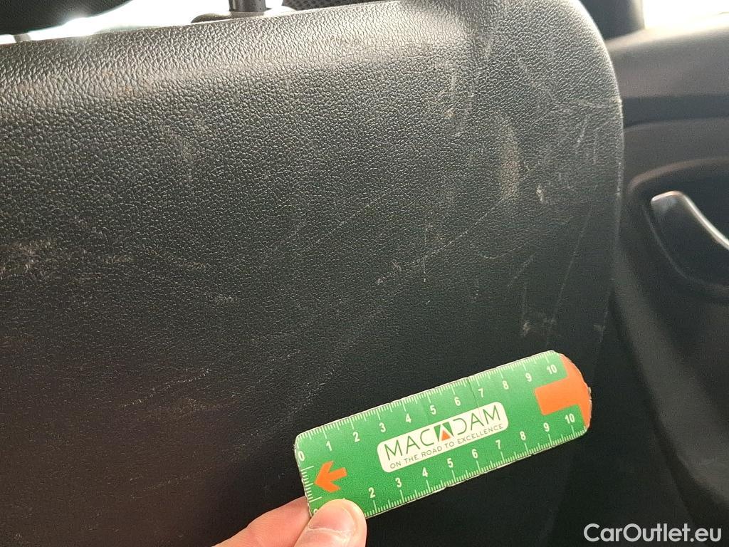  Renault  Captur  Business 1.5 dCi 110CV BVM6 E6 #27