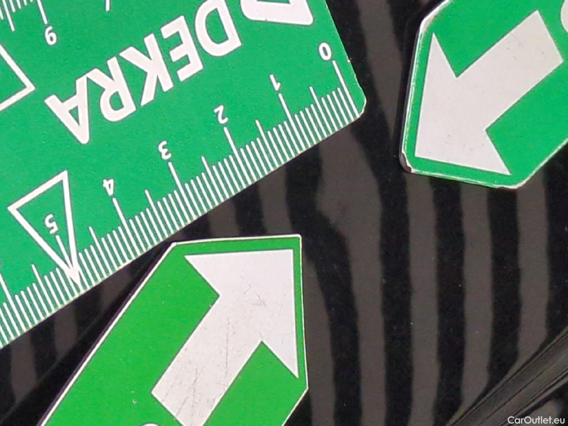  Volkswagen  Tiguan VOLKSWAGEN  / 2020 / 5P / SUV 2.0 TDI 150 DSG7 LIFE PLUS #41