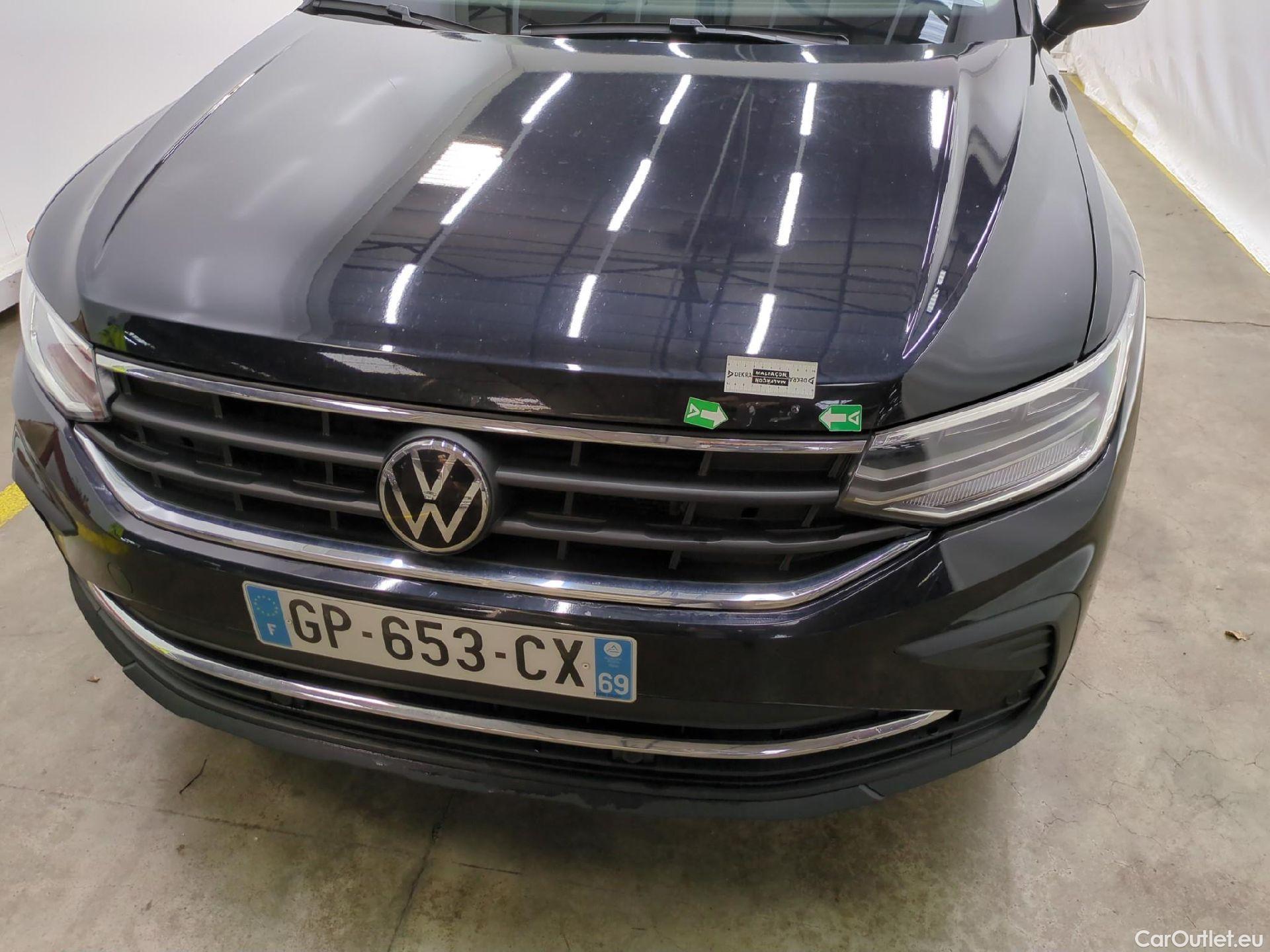  Volkswagen  Tiguan VOLKSWAGEN  / 2020 / 5P / SUV 2.0 TDI 150 DSG7 LIFE PLUS #24