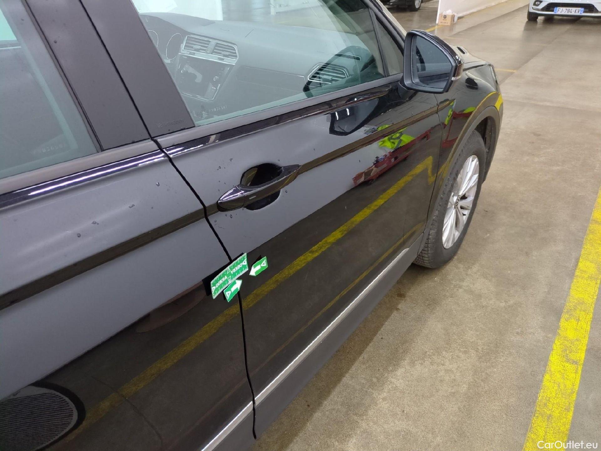  Volkswagen  Tiguan VOLKSWAGEN  / 2020 / 5P / SUV 2.0 TDI 150 DSG7 LIFE PLUS #23