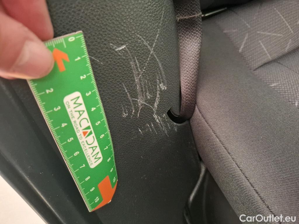  Toyota  RAV4 TOYOTA  Hybride / 2018 / 5P / SUV Hybride AWD Dynamic Business Beyond Zero #6