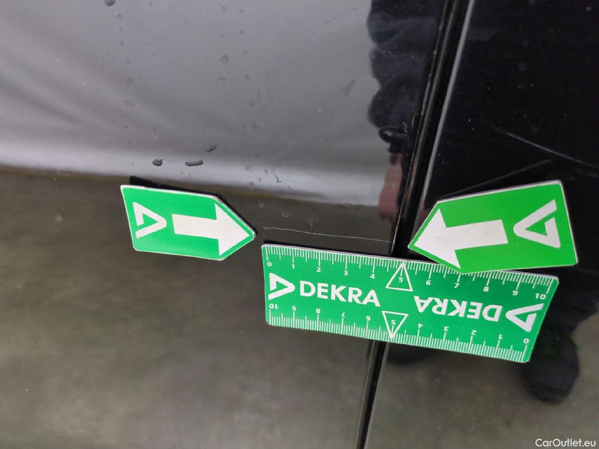  Volkswagen  Tiguan VOLKSWAGEN  / 2020 / 5P / SUV 2.0 TDI 150 DSG7 LIFE PLUS #30