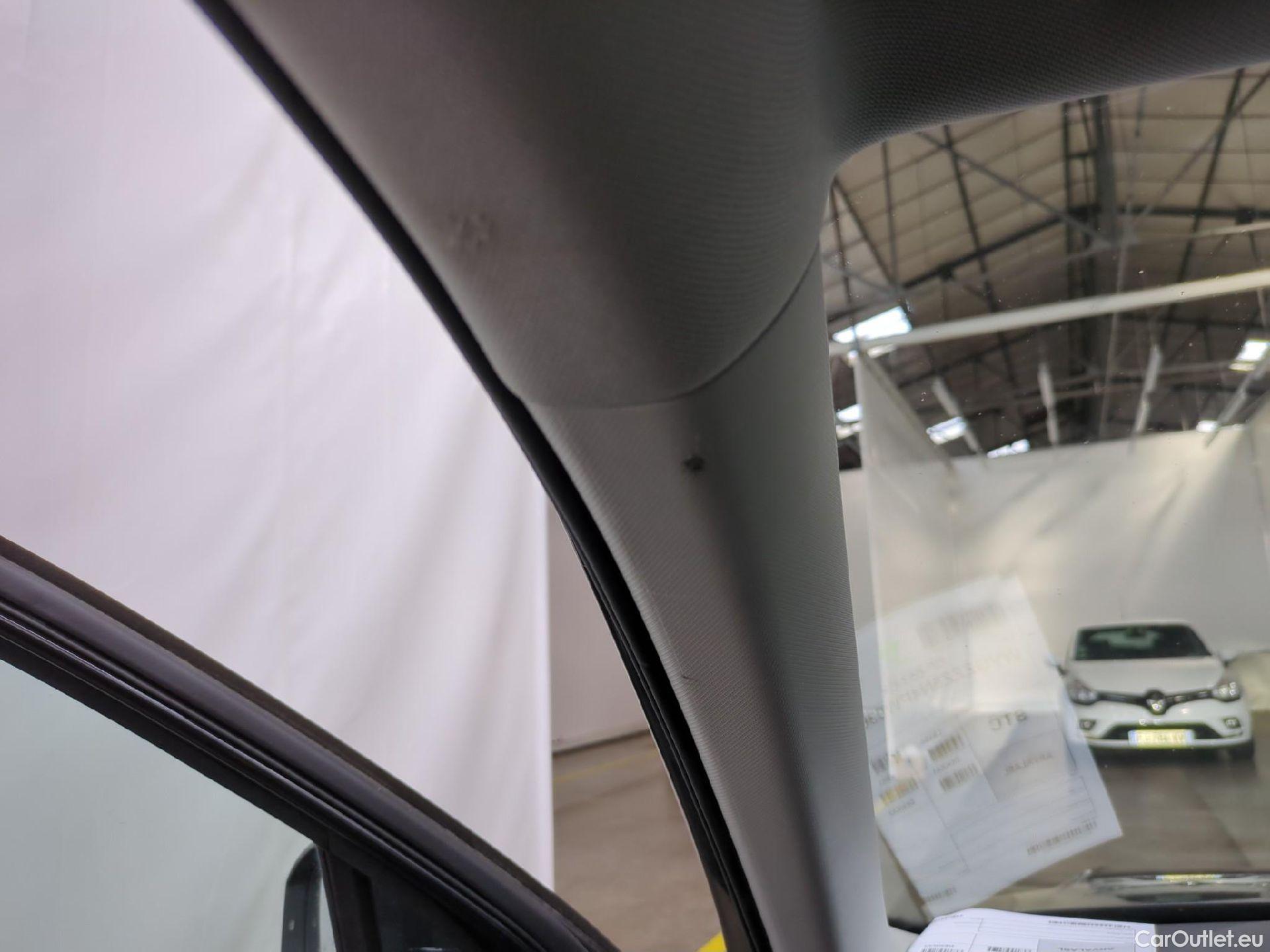  Volkswagen  Tiguan VOLKSWAGEN  / 2020 / 5P / SUV 2.0 TDI 150 DSG7 LIFE PLUS #5