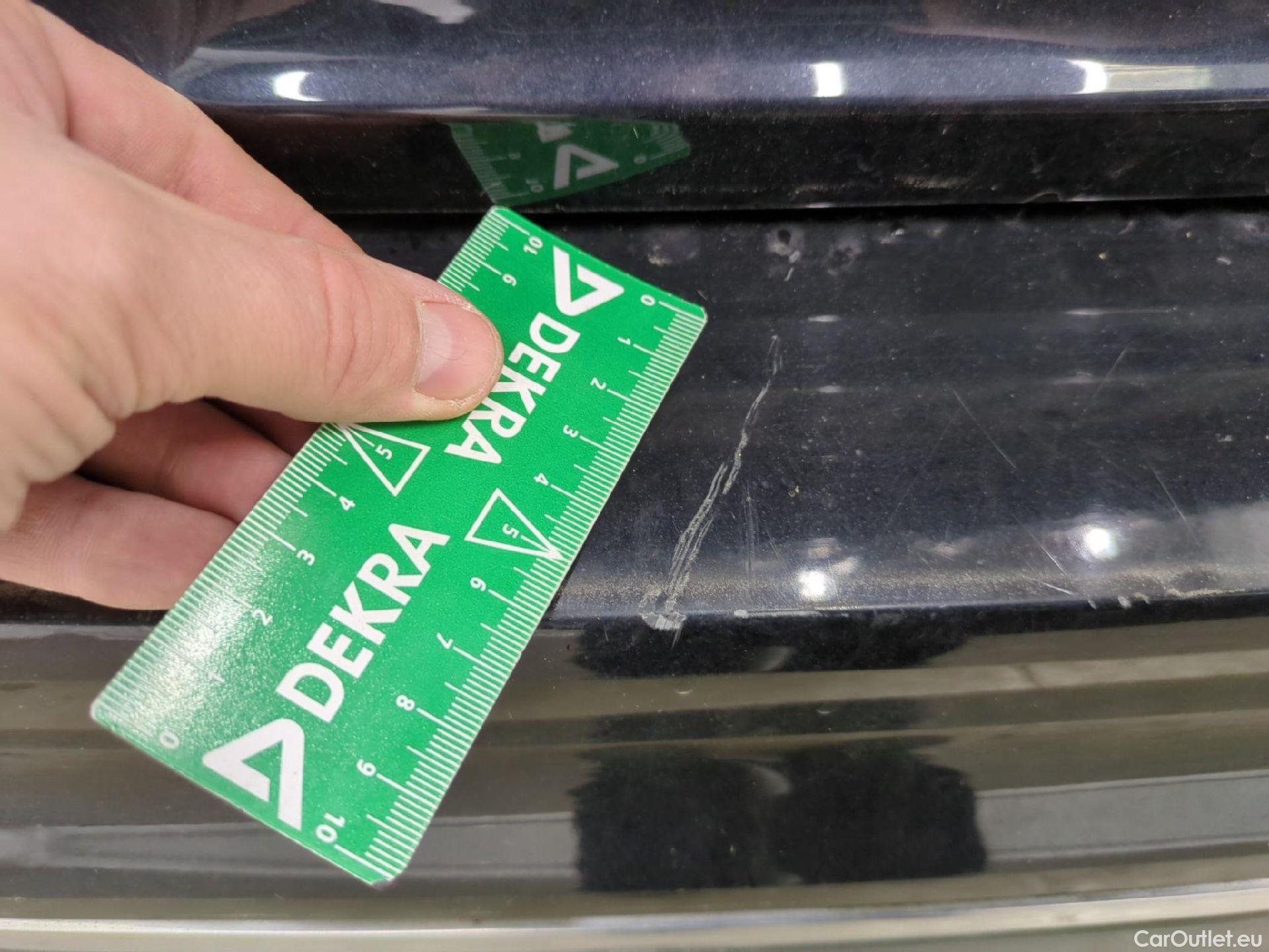  Volkswagen  Tiguan VOLKSWAGEN  / 2020 / 5P / SUV 2.0 TDI 150 DSG7 LIFE PLUS #35