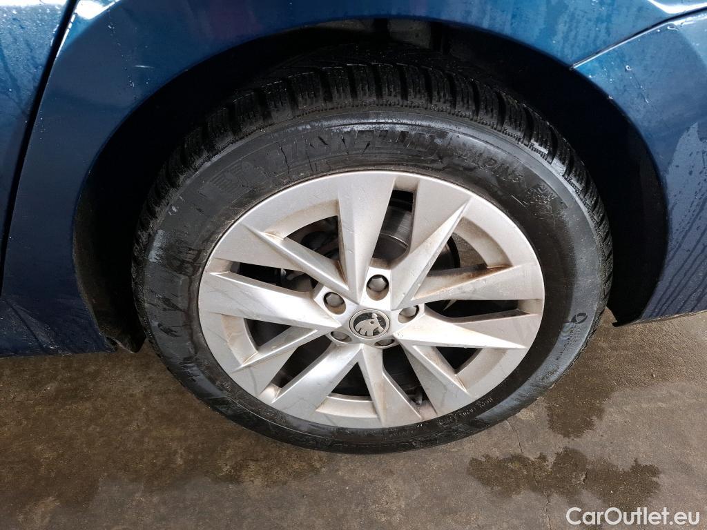  Skoda  Octavia  Berline Style 2.0 TDI 150CV BVA7 E6d #29