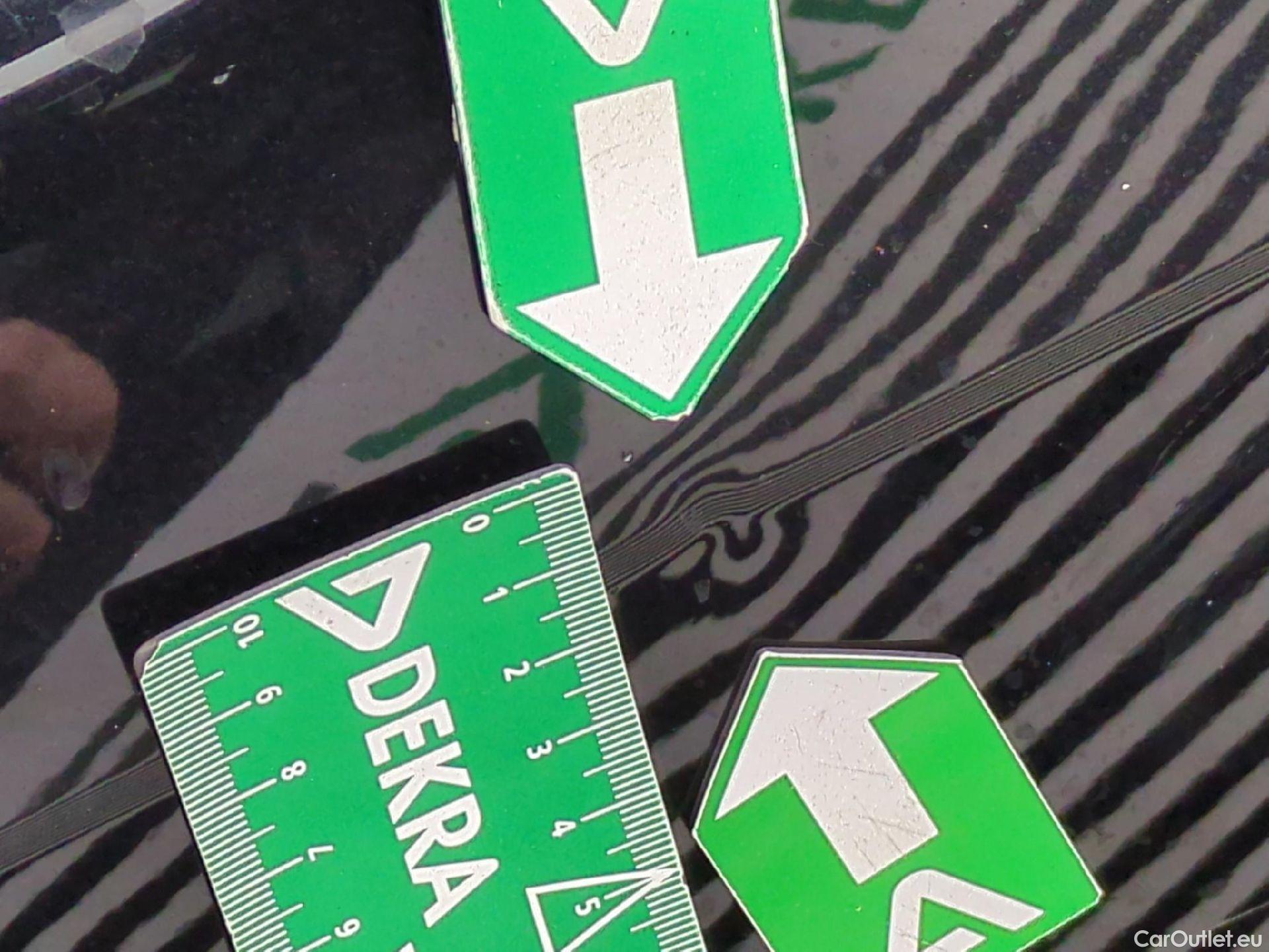  Volkswagen  Tiguan VOLKSWAGEN  / 2020 / 5P / SUV 2.0 TDI 150 DSG7 LIFE PLUS #28