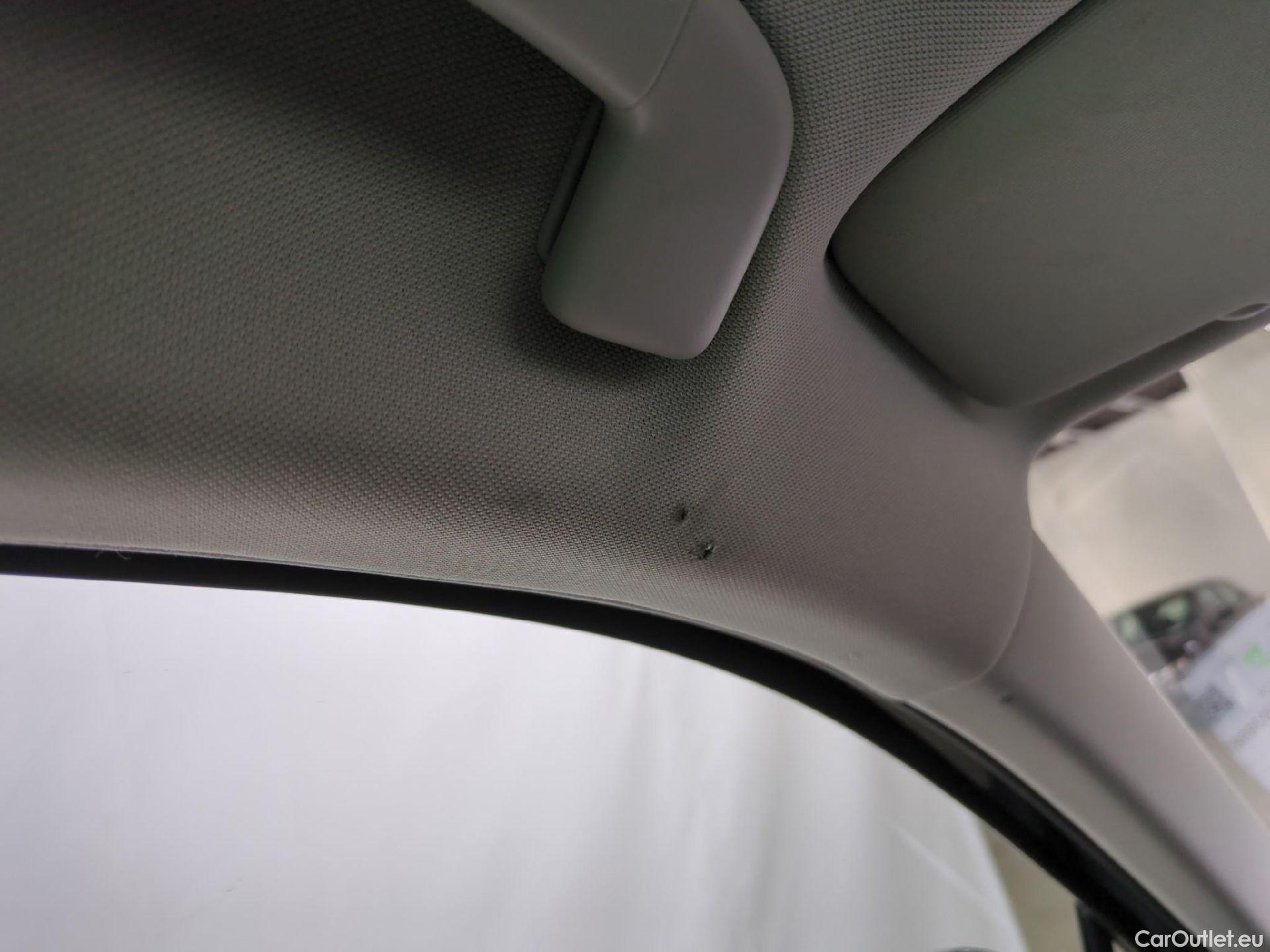  Volkswagen  Tiguan VOLKSWAGEN  / 2020 / 5P / SUV 2.0 TDI 150 DSG7 LIFE PLUS #2