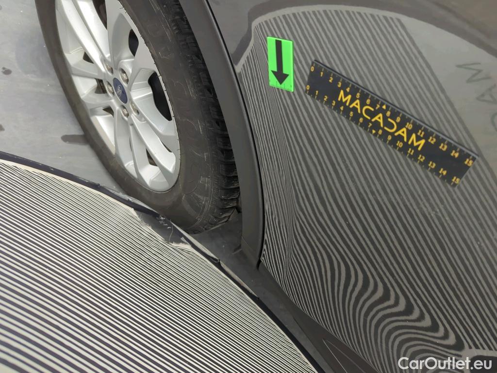  Ford  Kuga 2.5 Duratec FHEV 190CP Titanium CVT AWD #46