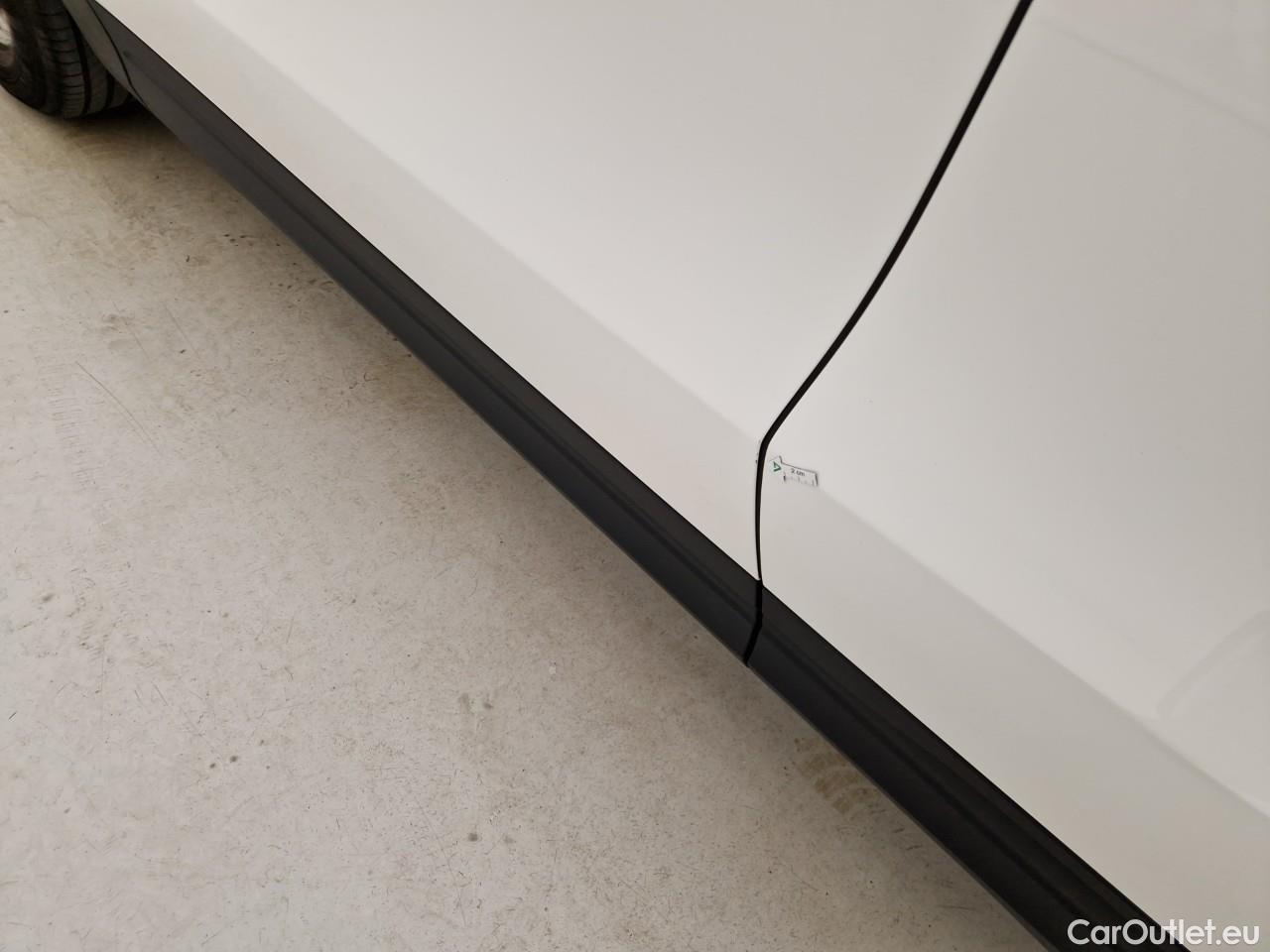  Mercedes  GLA  200 #1