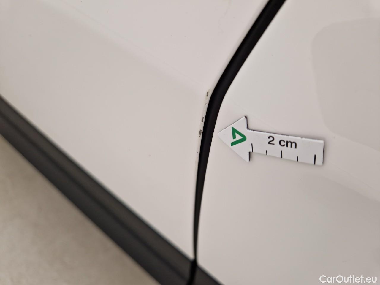  Mercedes  GLA  200 #2