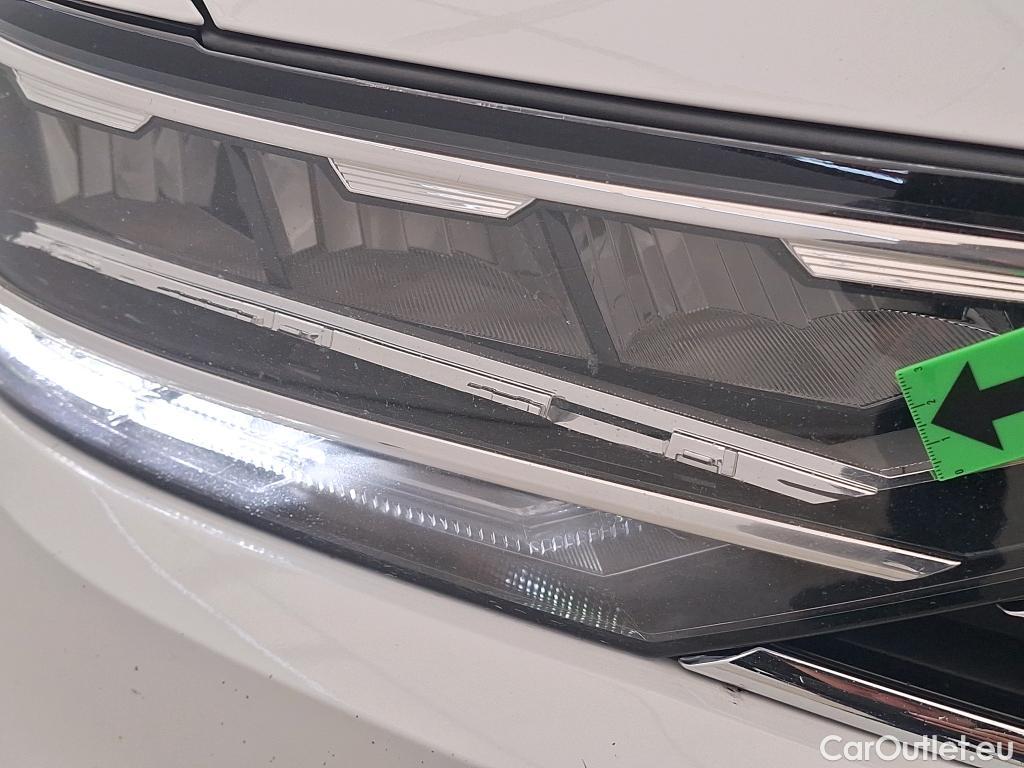  Volkswagen  Passat Comfortline 2.0 TDI DSG 190 CP #2