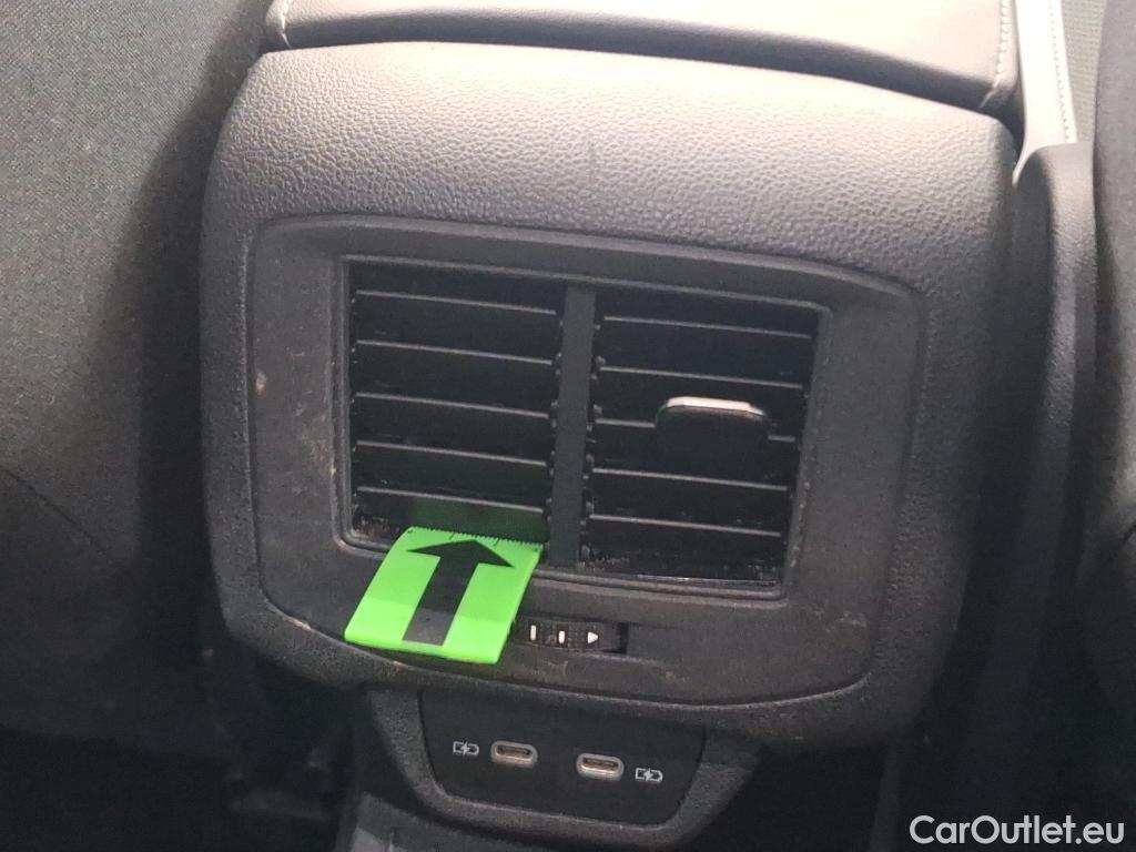  Volkswagen  T-ROC 1.5 TSI 150CP Style DSG #10