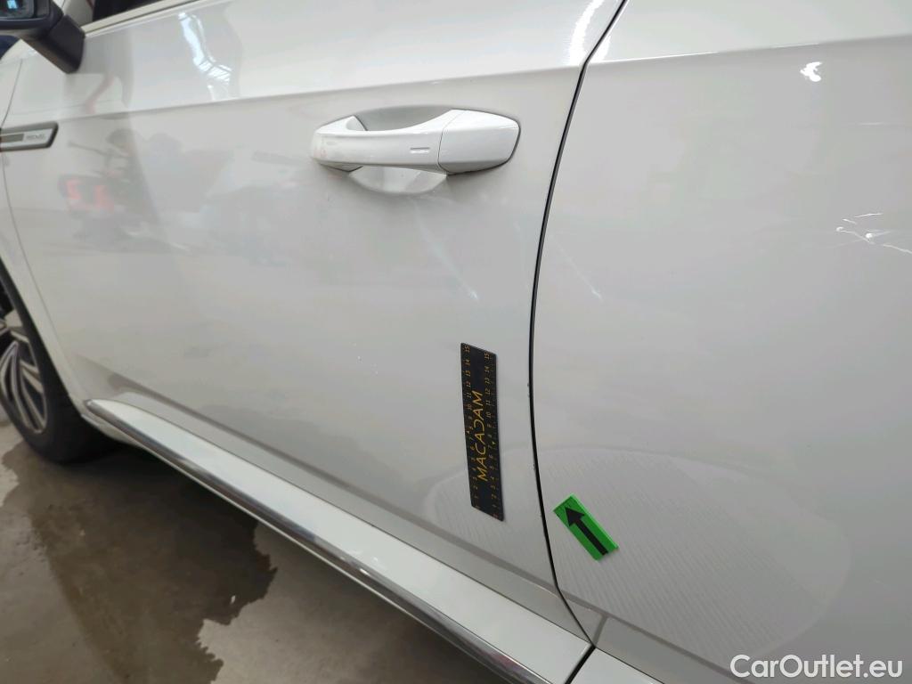  Volkswagen  Arteon SB Elegance 2.0 TDI 150 CP DSG #37