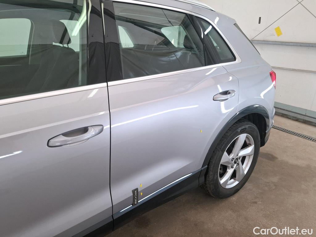  Audi  Q3 AUDI  / 2018 / 5P / SUV 35 TFSI 150 MHEV S TRONIC DESIGN LUXE #10