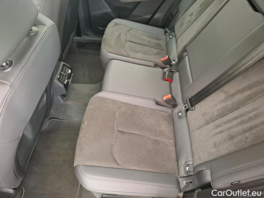  Audi  Q3 AUDI  / 2018 / 5P / SUV 35 TFSI 150 MHEV S TRONIC DESIGN LUXE #21