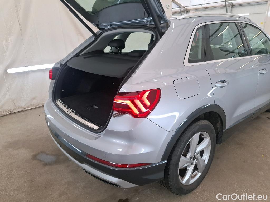  Audi  Q3 AUDI  / 2018 / 5P / SUV 35 TFSI 150 MHEV S TRONIC DESIGN LUXE #7