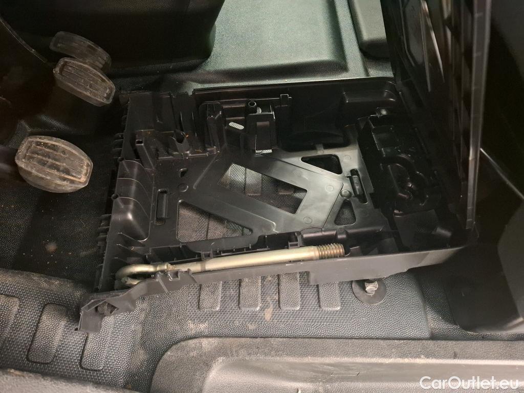  Citroen  Jumpy CITROEN  / 2016 / 4P / Combi Taille M BlueHDi 120 S&S BVM6 Confort #24