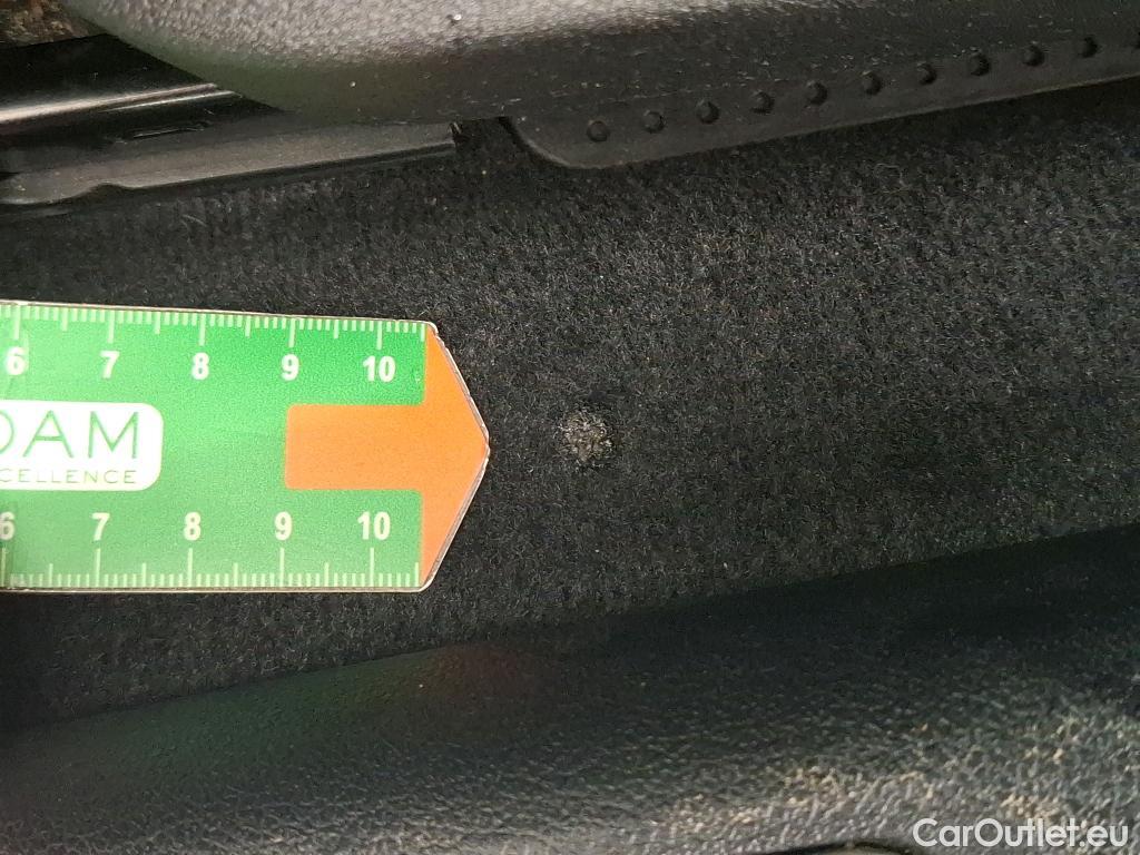  Bmw  Serie 1 BMW Série 1 / 2019 / 5P / Berline 116i Business Design #8