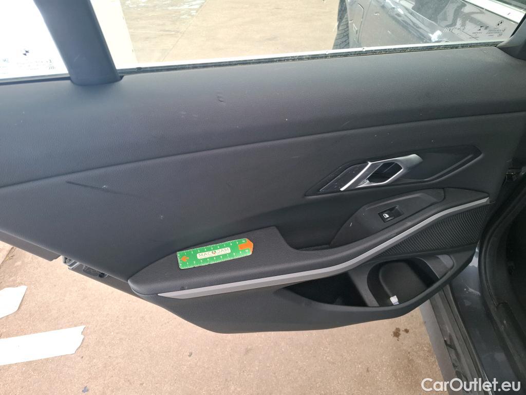  Bmw  Serie 3 BMW Série 3 Berline / 2018 / 4P / Berline 330e 292ch Business Design BVA8 Hybride #13