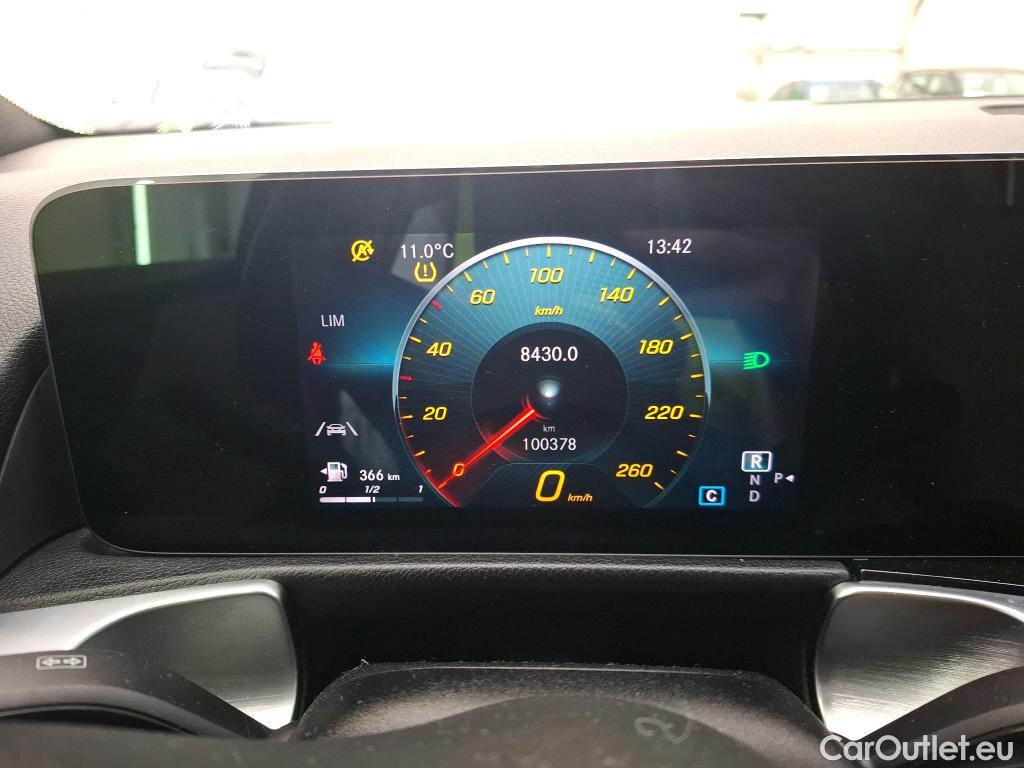  Mercedes  GLB MERCEDES-BENZ  / 2019 / 5P / SUV  200 d Business Line #40