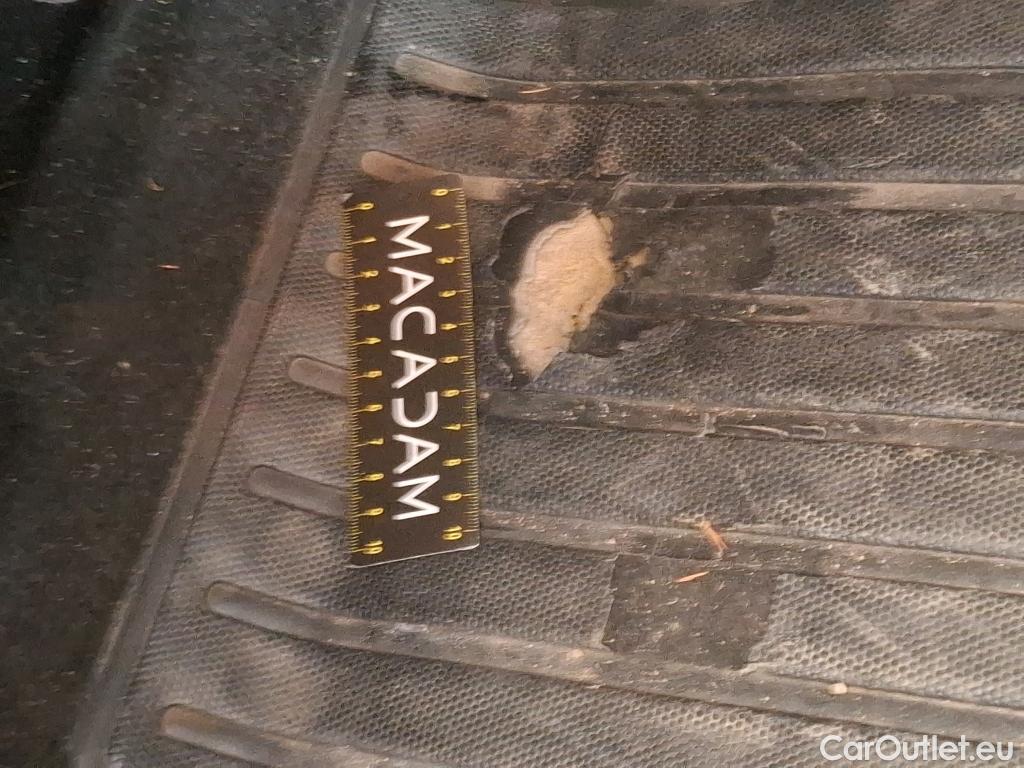  Peugeot  208  Allure Business 1.2 PureTech 100CV BVM6 E6d #3