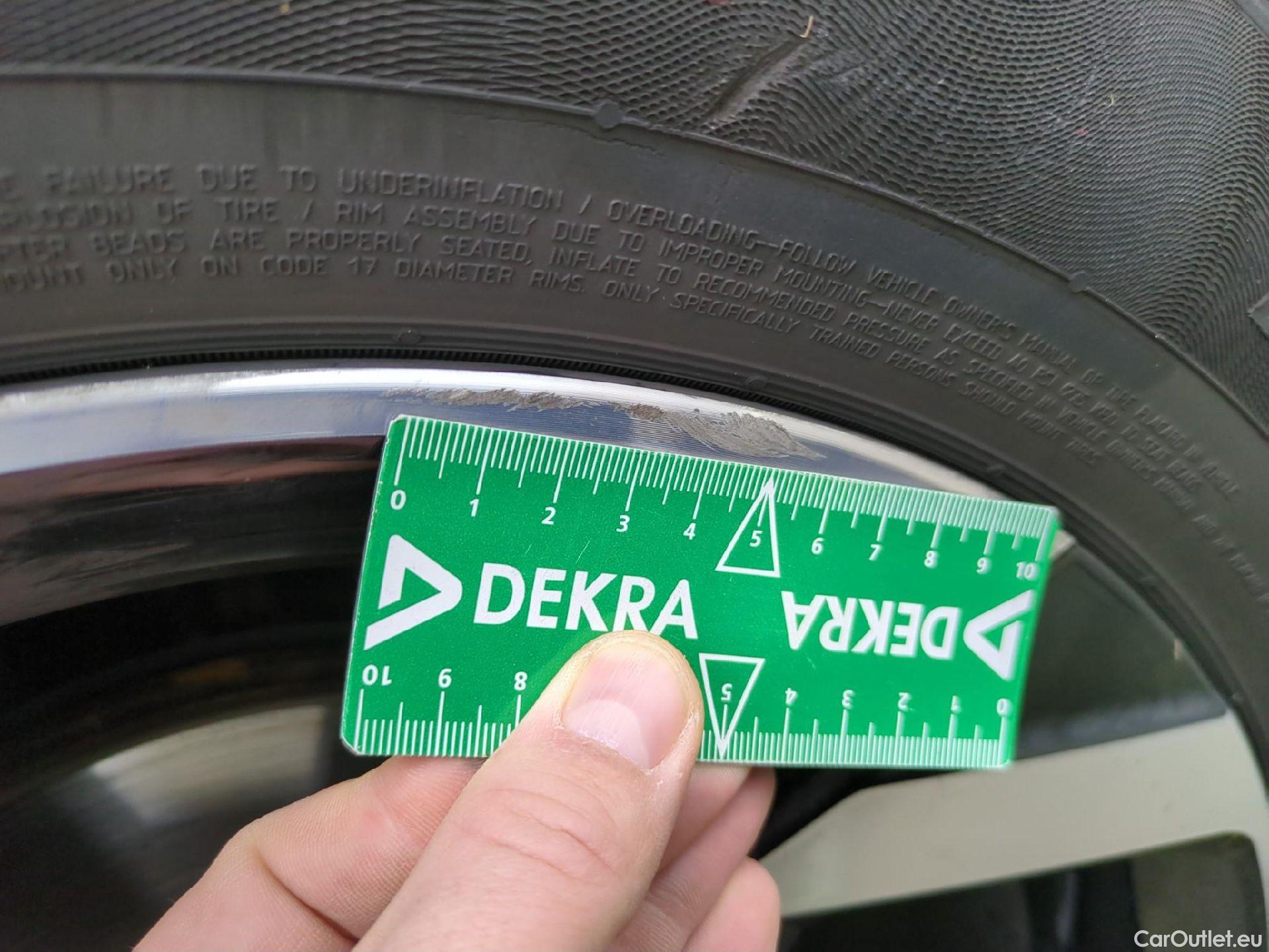  Nissan  Juke NISSAN  / 2019 / 5P / Crossover Hybrid 145 Business+ #17