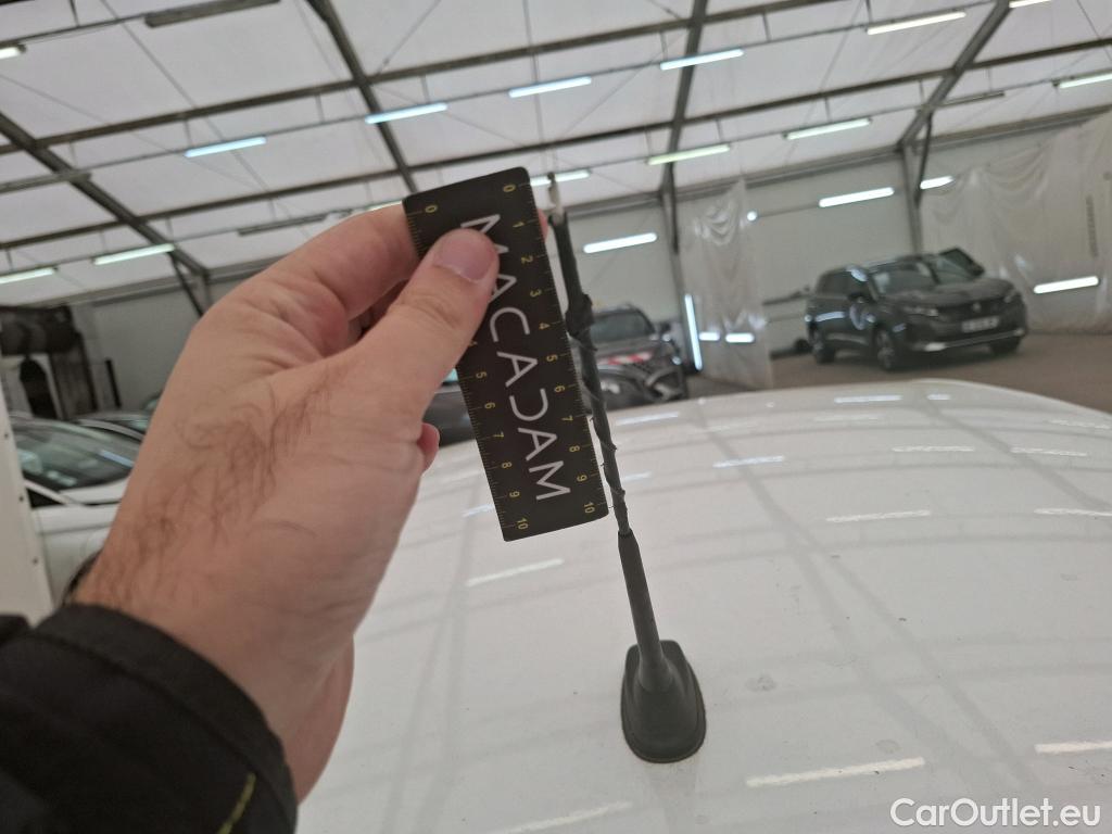  Peugeot  208  Allure Business 1.2 PureTech 100CV BVM6 E6d #12