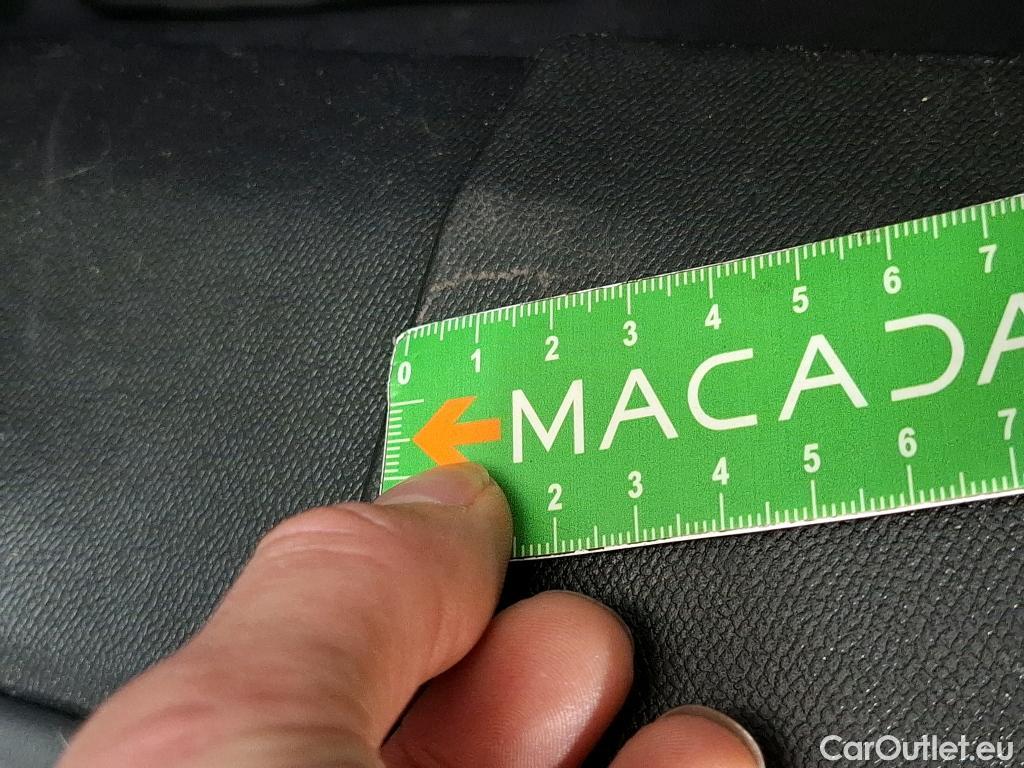  Peugeot  2008  (e-) Allure Business 50kWh BVA #32