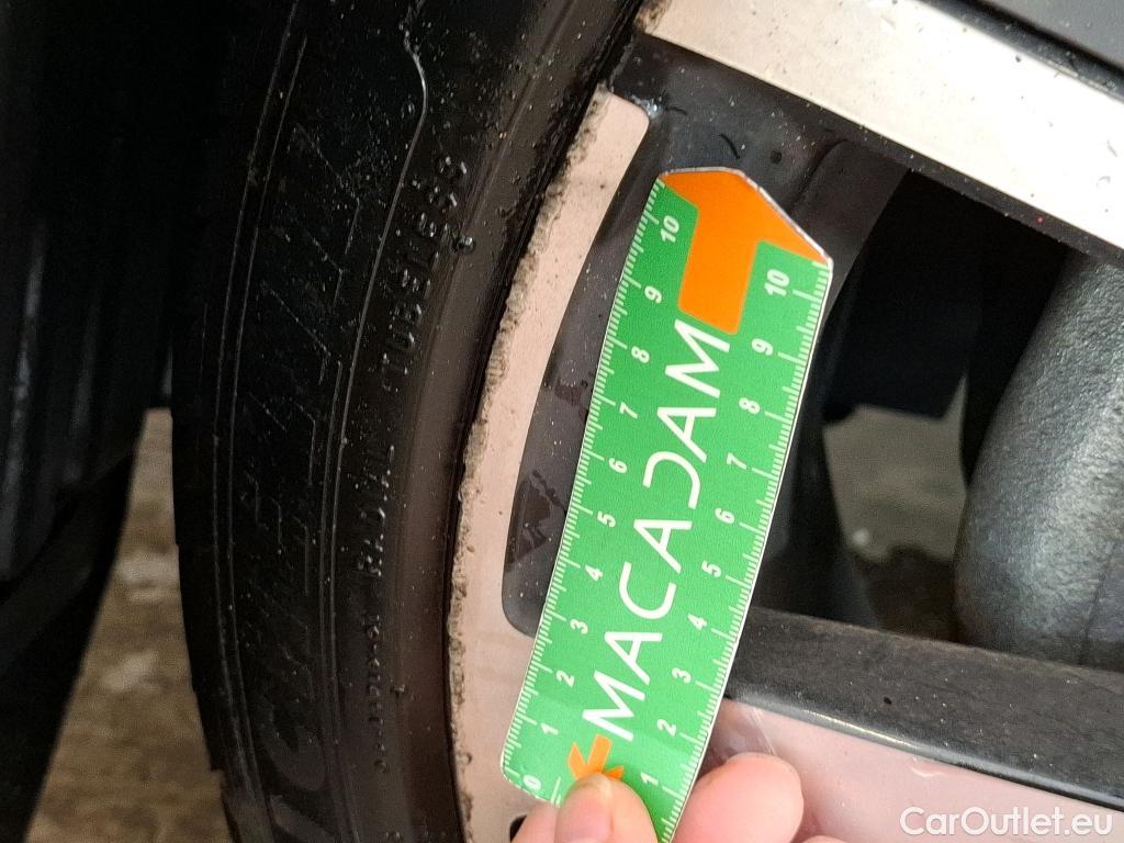  Peugeot  208  GT 1.2 PureTech 100CV BVA8 E6d #16