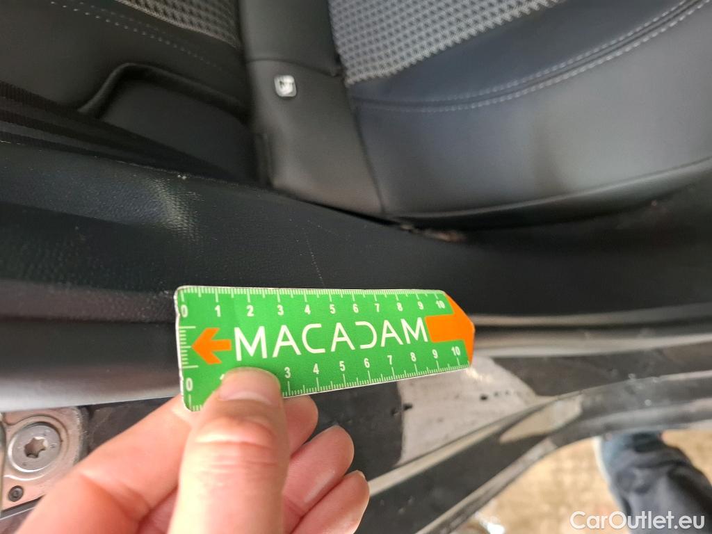  Peugeot  208  GT 1.2 PureTech 100CV BVA8 E6d #54