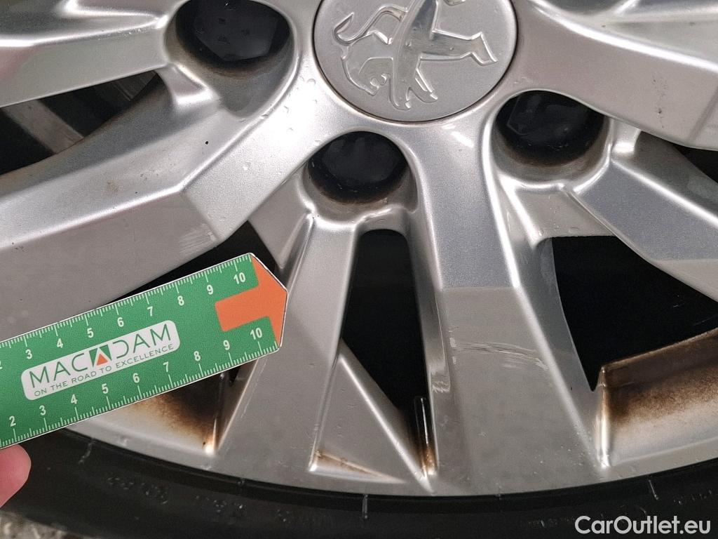  Peugeot  3008  Active Business 1.5 HDi 130CV BVM6 E6d #18