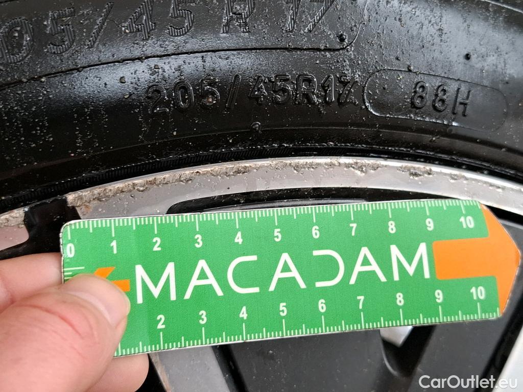  Peugeot  208  GT 1.2 PureTech 100CV BVA8 E6d #49